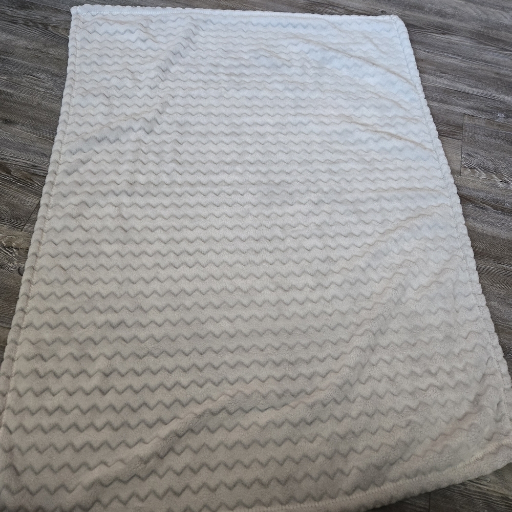 Soft Chevron Pattern Baby Blanket